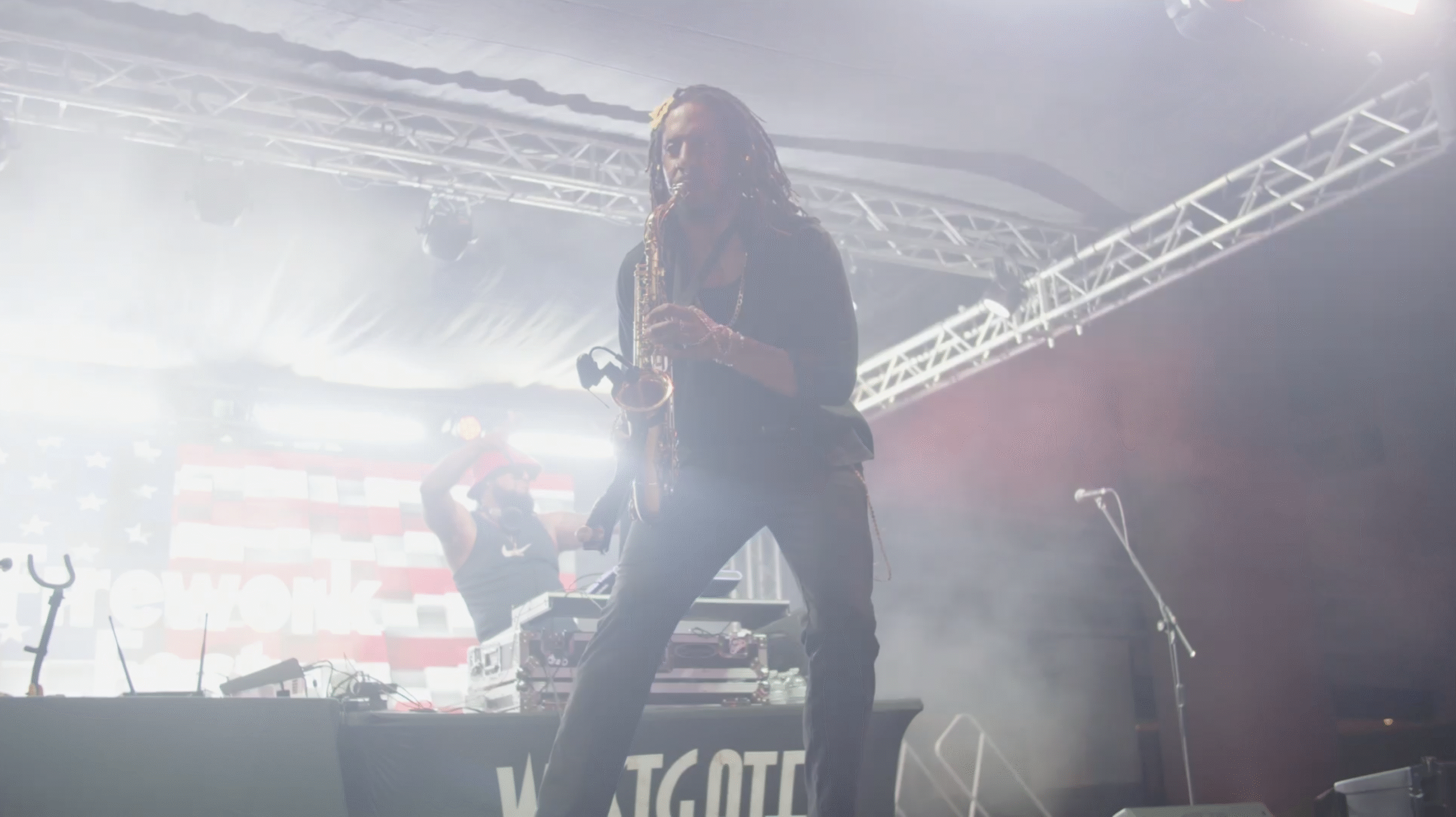 Centric concert lighting and live performance